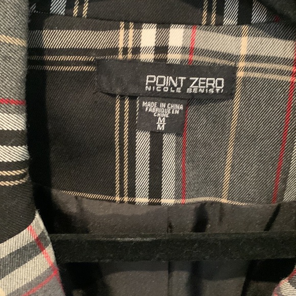 Size medium plaid blazer - Picture 3 of 5